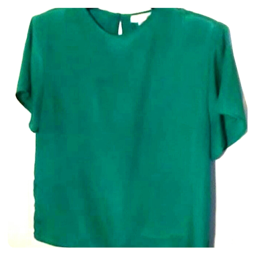 Hana Sung short sleeve green silky blouse